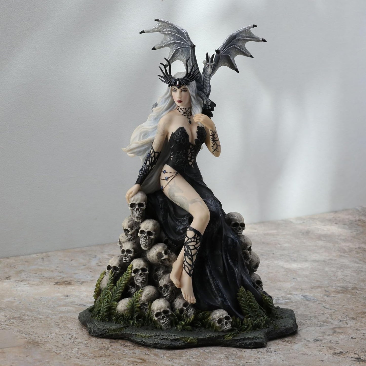 Veronese Design Nene Thomas Mad Queen Hand Painted Fantasy Statue