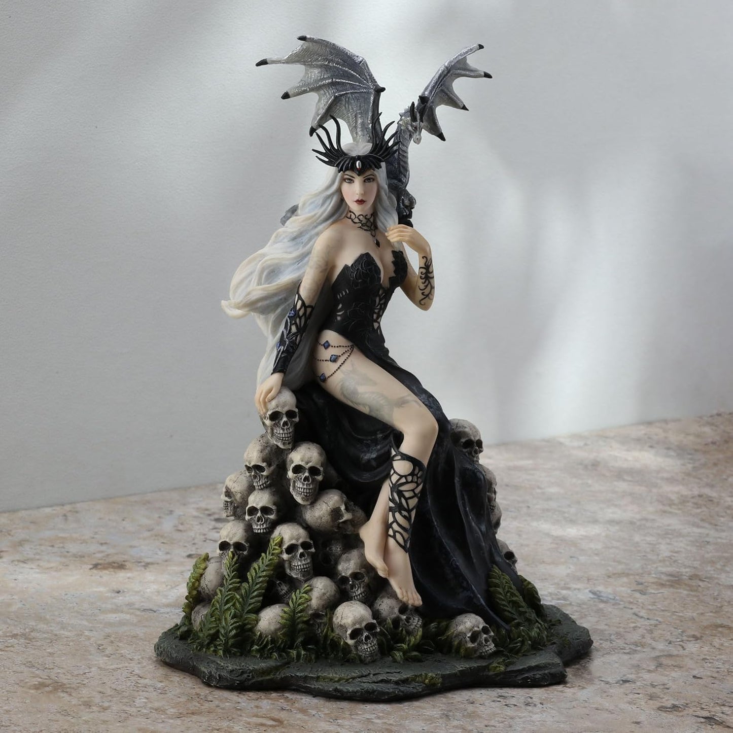 Veronese Design Nene Thomas Mad Queen Hand Painted Fantasy Statue